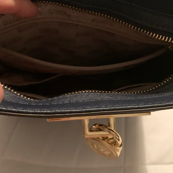 MICHAEL KORS INDIGO BLUE SAFFIANO LEATHER SHOULDER BAG - Picture 8 of 14